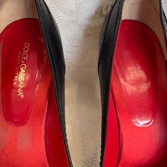 DOLCE & GABBANA Leather Stilettos w/ Gold Name Plate - Picture 3 of 11